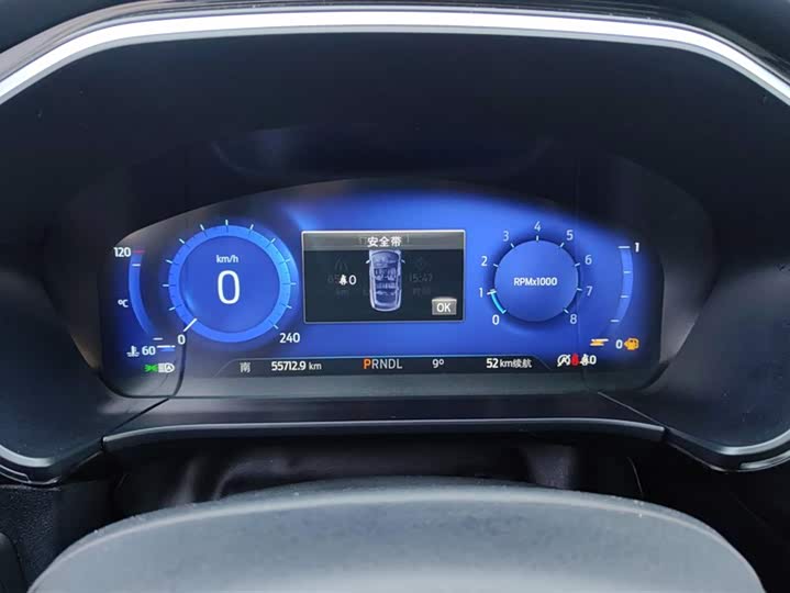 Фото 14 - Ford Escape