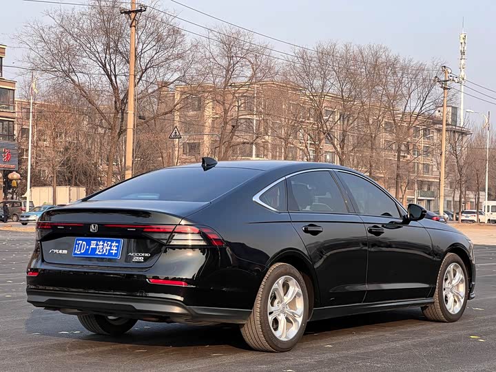 Фото 4 - Honda Accord