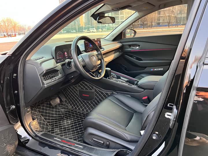 Фото 7 - Honda Accord