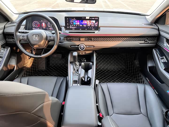 Фото 8 - Honda Accord