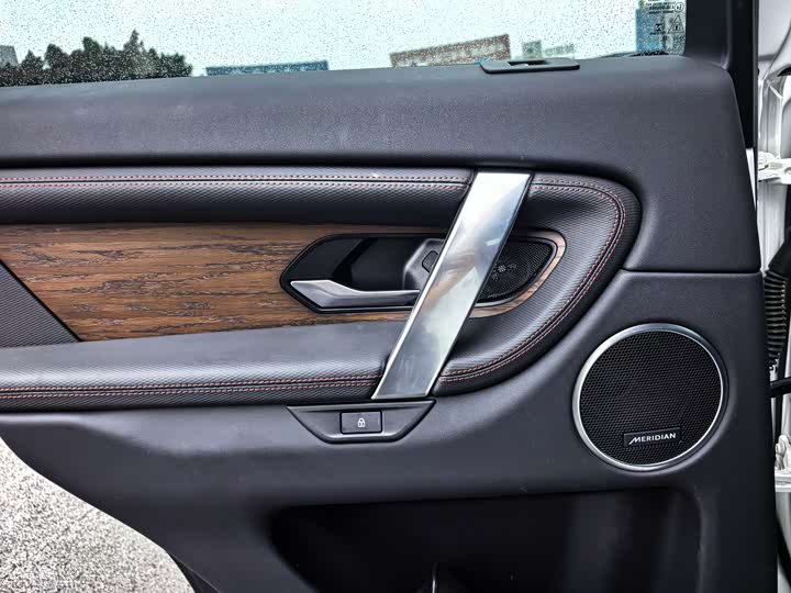 Фото 13 - Land Rover Discovery Sport