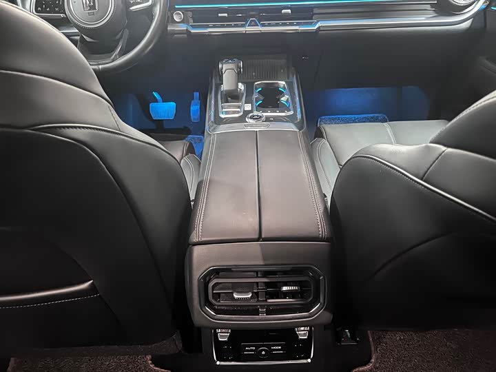 Фото 10 - Tank 400 Hybrid