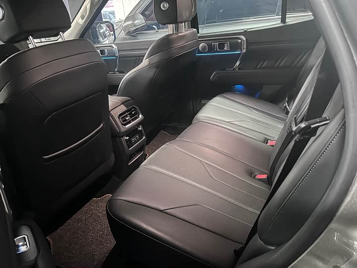 Фото 11 - Tank 400 Hybrid