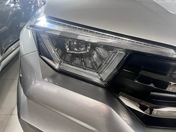 Фото 4 - Tank 400 Hybrid