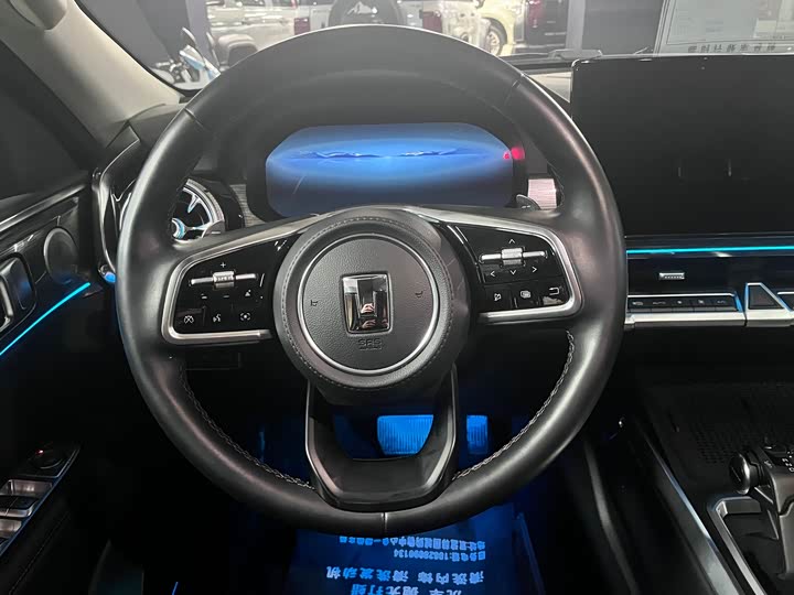 Фото 9 - Tank 400 Hybrid