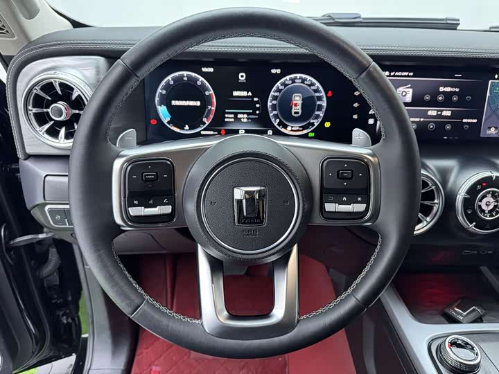 Фото 11 - Tank 300