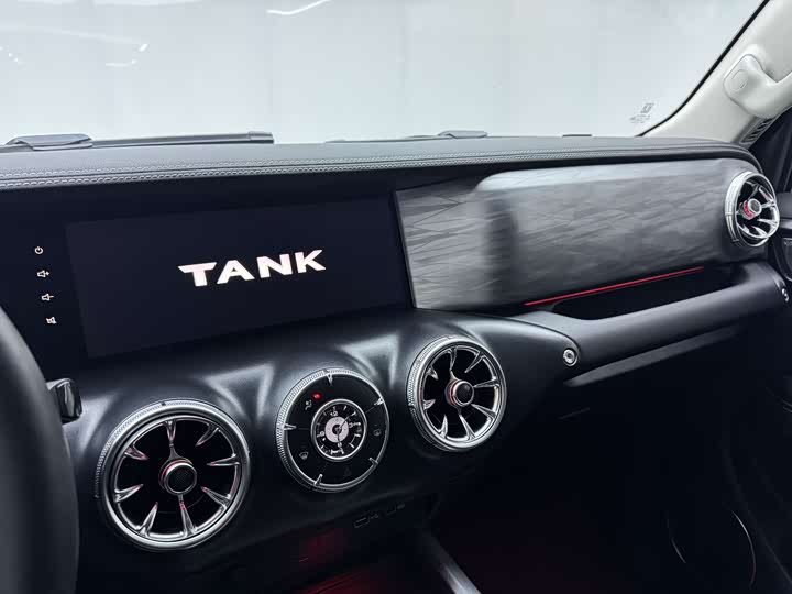 Фото 13 - Tank 300