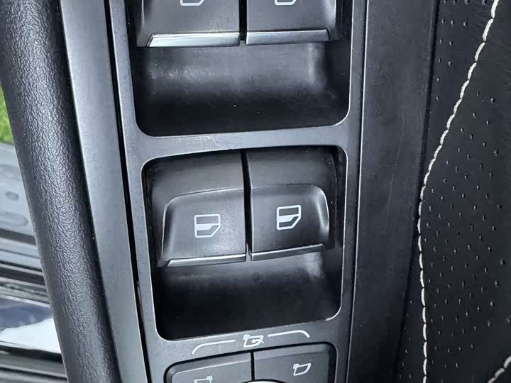 Фото 17 - Tank 300