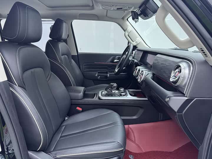 Фото 20 - Tank 300