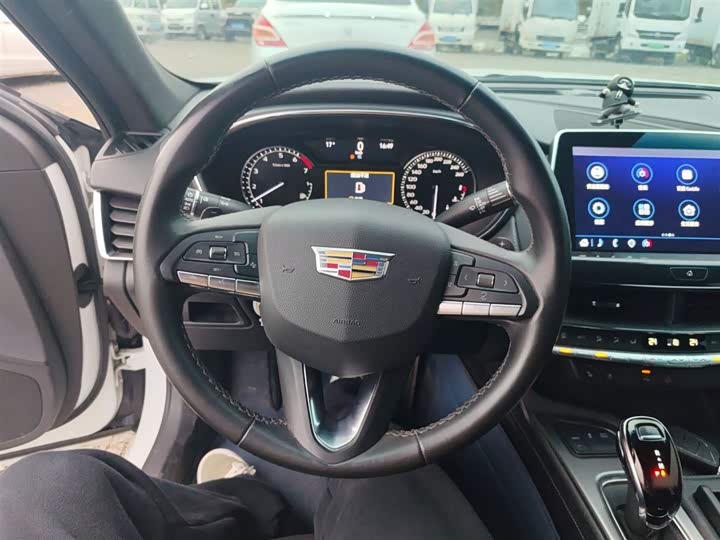 Фото 11 - Cadillac CT5