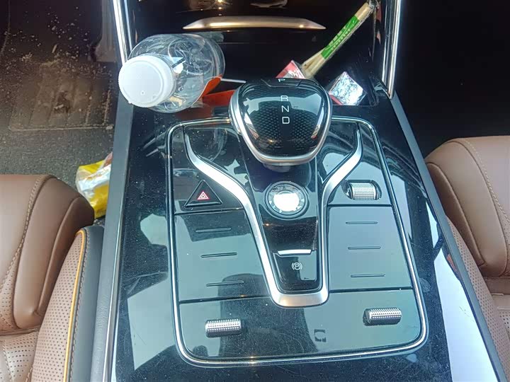 Фото 6 - BYD Tang Hybrid/EV