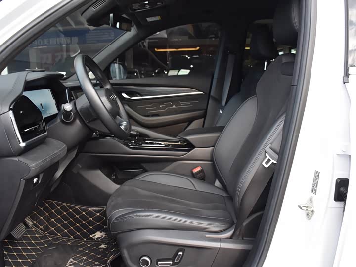 Фото 10 - Geely Monjaro