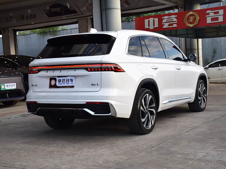 Фото 18 - Geely Monjaro