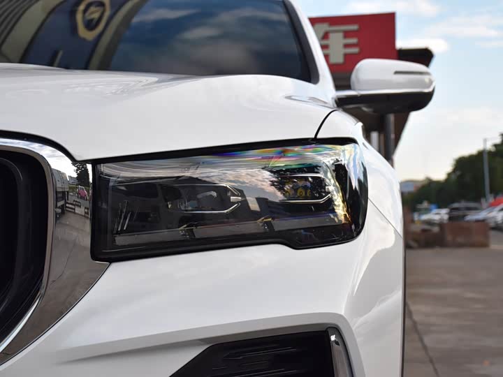 Фото 8 - Geely Monjaro