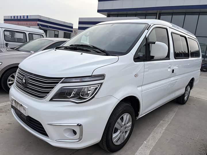 Фото 1 - Dongfeng Forthing Lingzhi M5