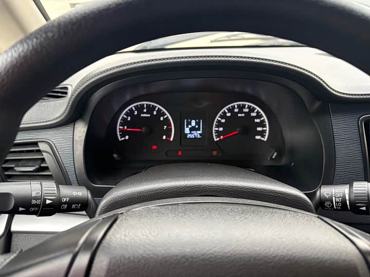 Фото 11 - Dongfeng Forthing Lingzhi M5