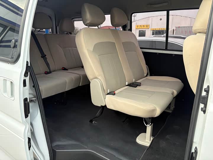 Фото 7 - Dongfeng Forthing Lingzhi M5