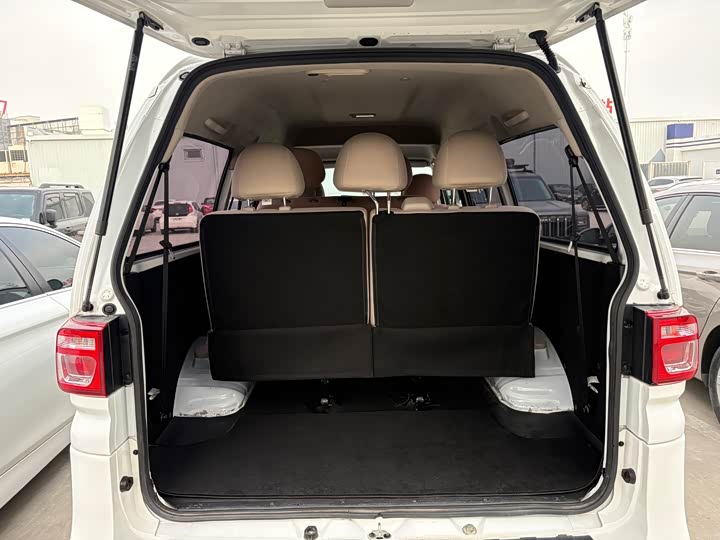 Фото 8 - Dongfeng Forthing Lingzhi M5