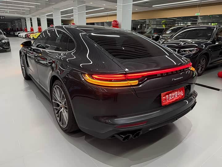 Фото 4 - Porsche Panamera
