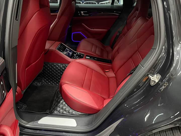 Фото 7 - Porsche Panamera