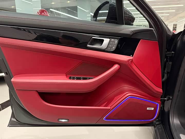 Фото 8 - Porsche Panamera