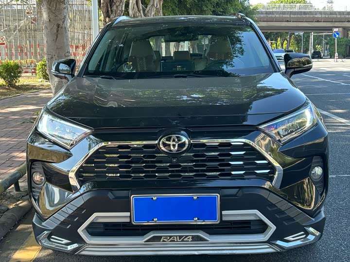 Фото 3 - Toyota RAV4