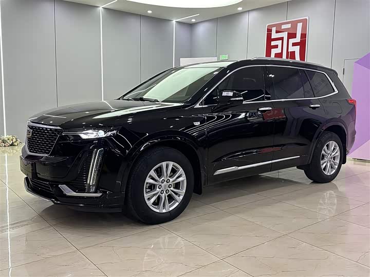Фото 1 - Cadillac XT6