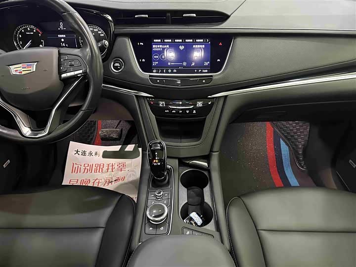 Фото 13 - Cadillac XT6