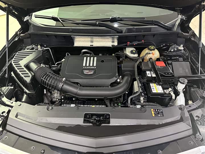 Фото 16 - Cadillac XT6