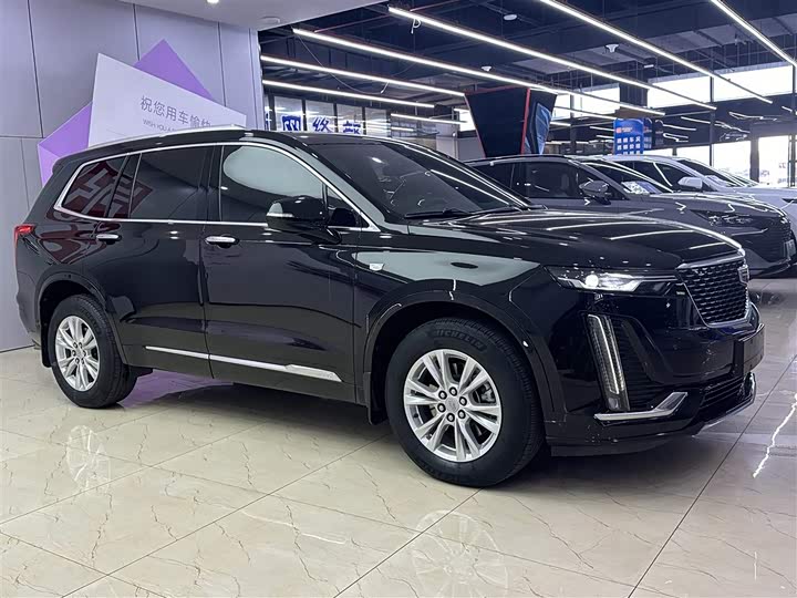 Фото 3 - Cadillac XT6