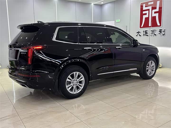 Фото 4 - Cadillac XT6