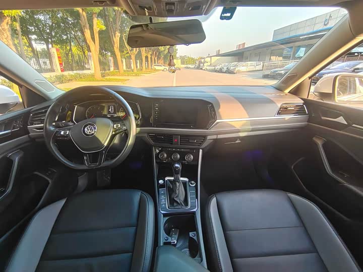 Фото 5 - Volkswagen Sagitar L