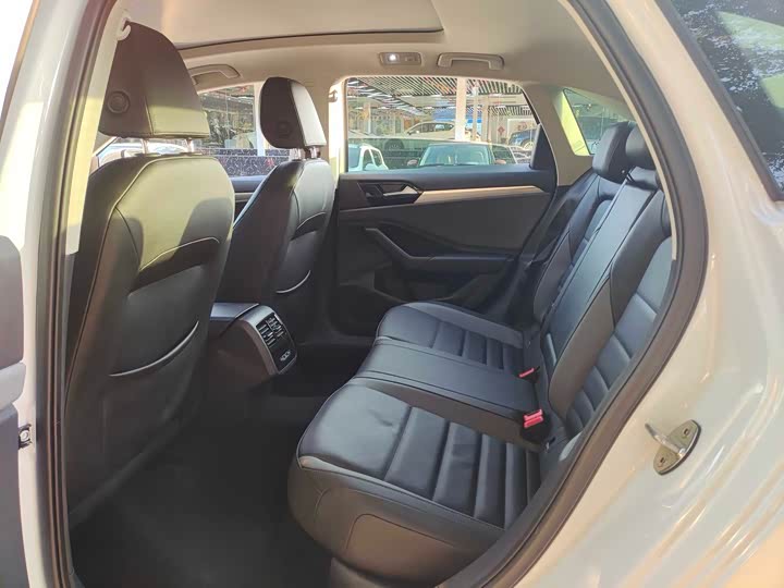 Фото 6 - Volkswagen Sagitar L