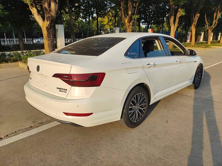 Фото 9 - Volkswagen Sagitar L