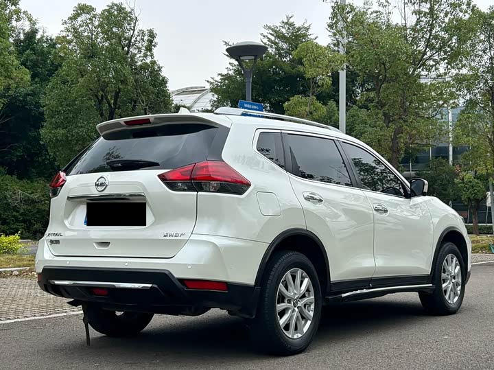 Фото 8 - Nissan X-Trail