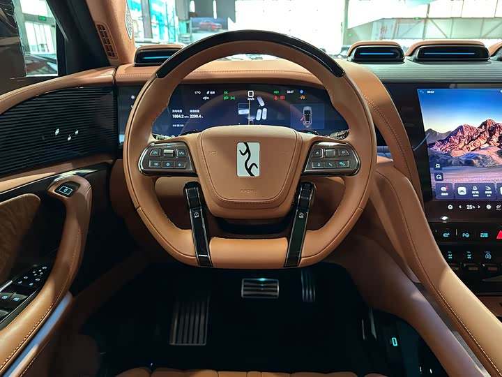 Фото 12 - BYD Yangwang U8