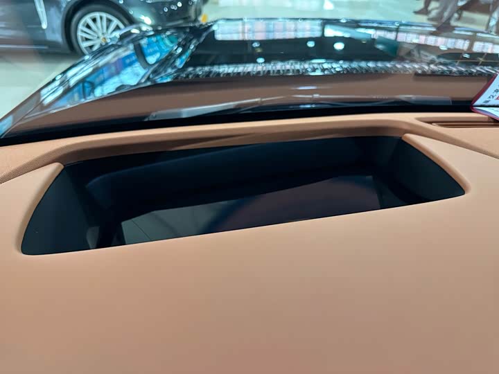 Фото 16 - BYD Yangwang U8