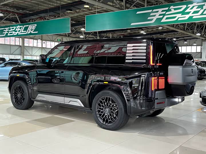 Фото 4 - BYD Yangwang U8