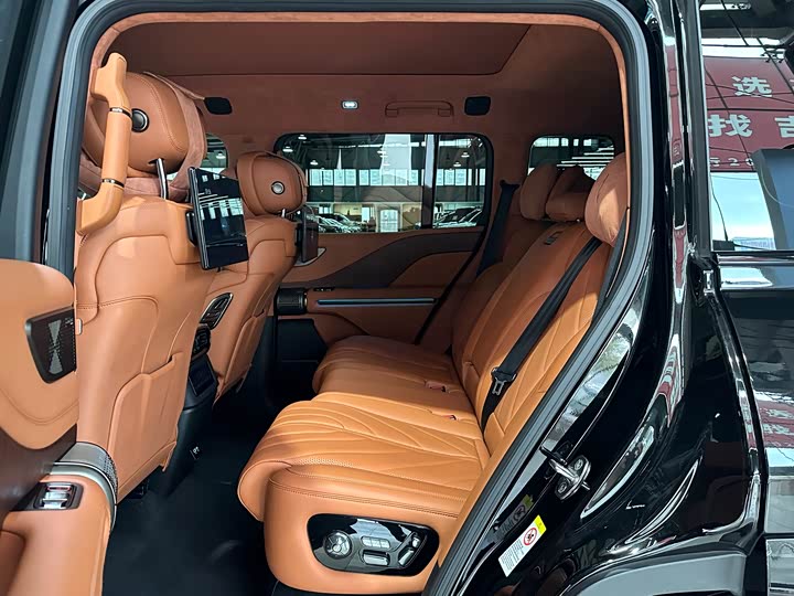 Фото 9 - BYD Yangwang U8