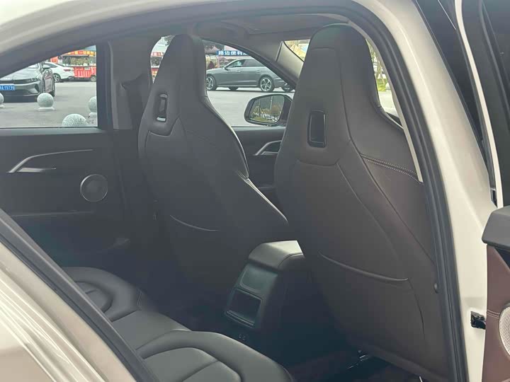 Фото 12 - BMW 1 Series