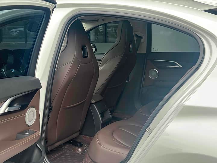 Фото 13 - BMW 1 Series