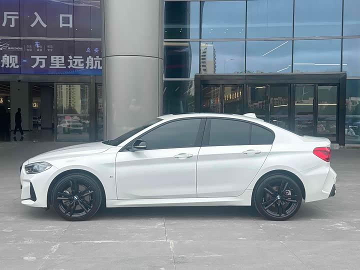 Фото 4 - BMW 1 Series