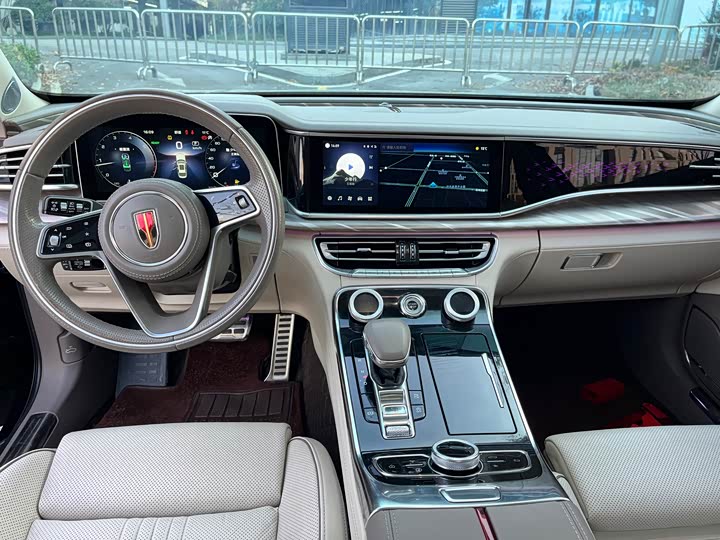 Фото 15 - Hongqi H9