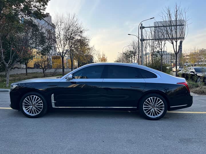 Фото 8 - Hongqi H9