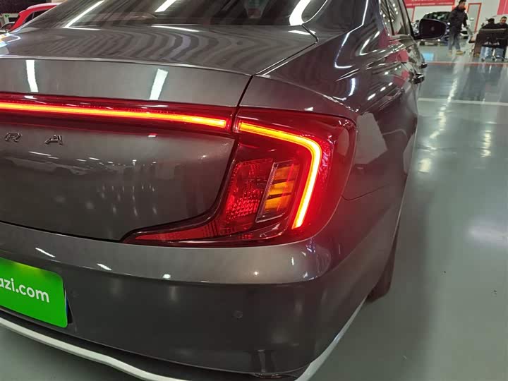 Фото 8 - Hyundai Mistra