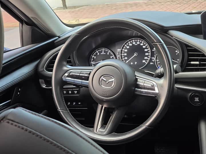 Фото 10 - Mazda 3 (Axela)