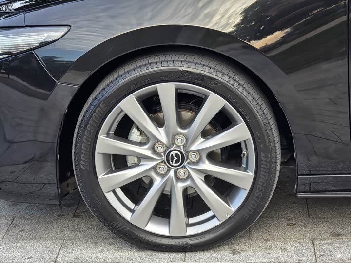 Фото 13 - Mazda 3 (Axela)