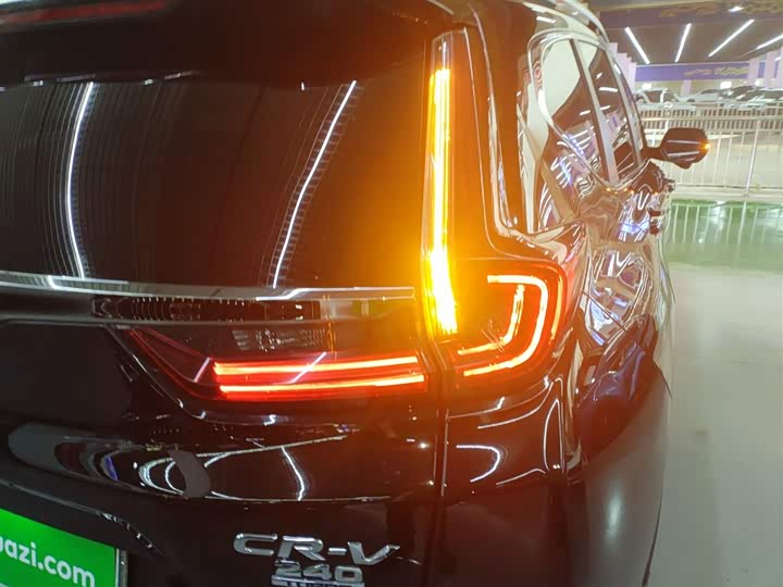 Фото 8 - Honda CR-V