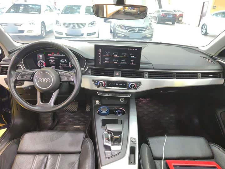 Фото 10 - Audi A4L