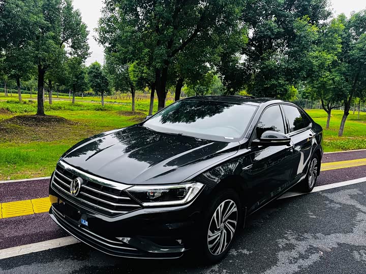 Фото 1 - Volkswagen Sagitar L